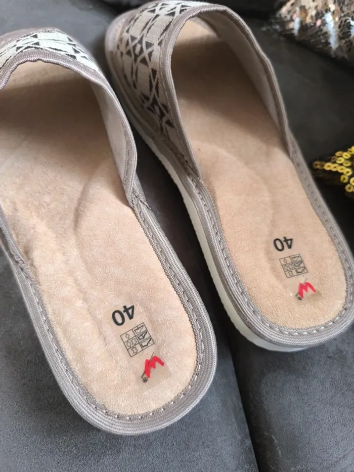 Jolies pantoufles cuir et tissu - photo numéro 5