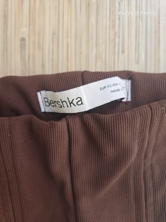 Pantalon évasé côtelé fendu marron - Bershka - Taille XS - photo numéro 2