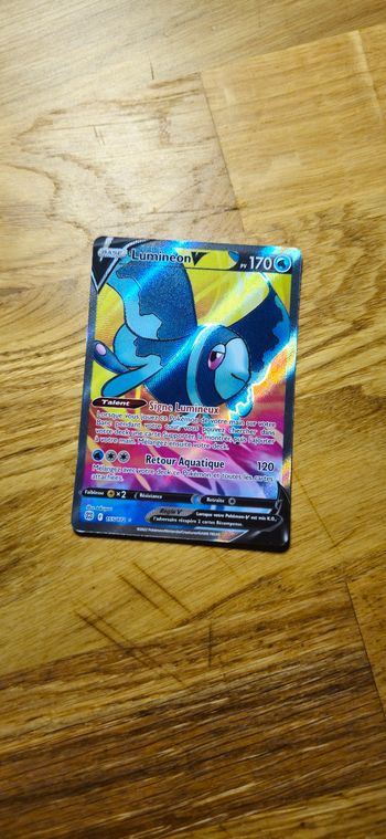Carte Pokemon Luminéon V 155/172