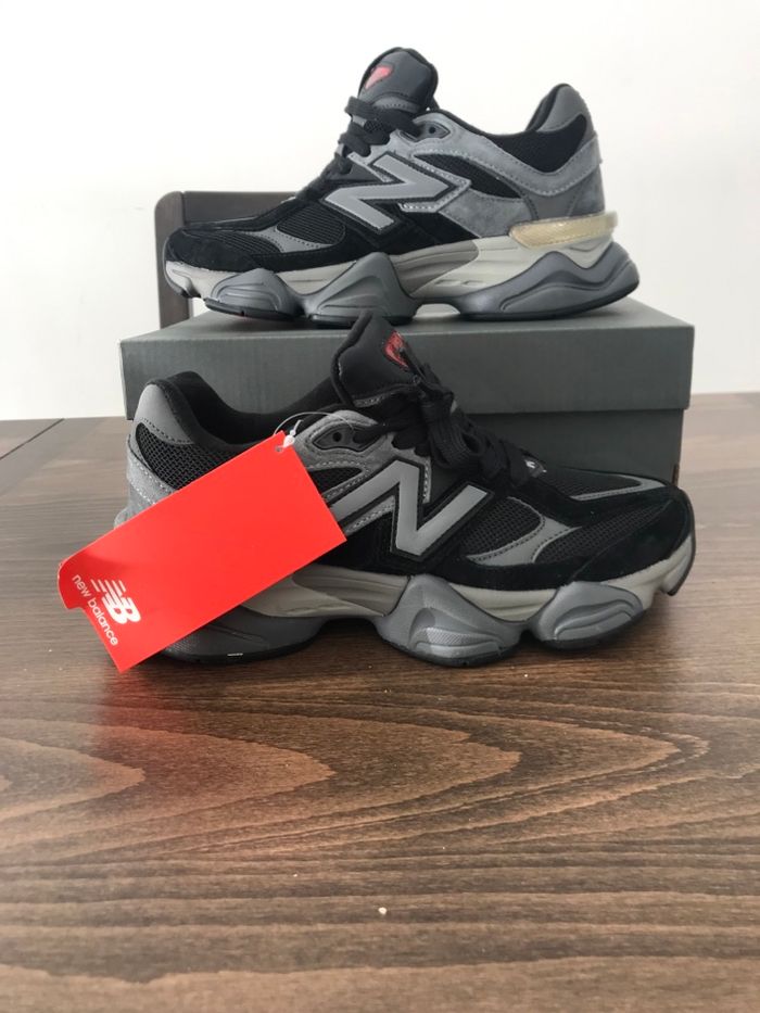 New balance 9060 jamais porté taille 41 - photo numéro 2