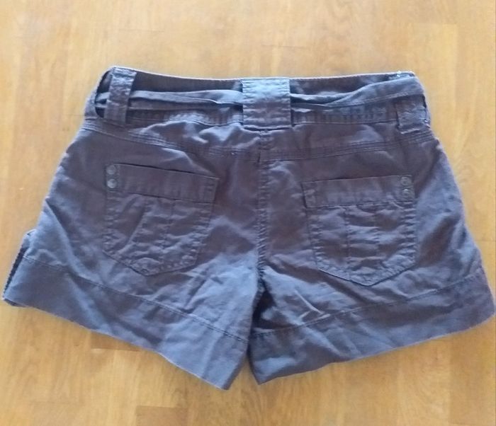 Short marron 34 - photo numéro 2