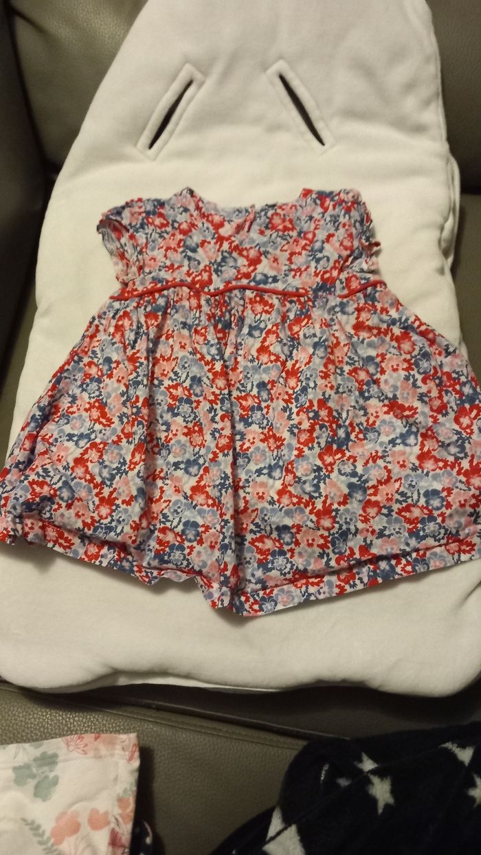 1 pyjamas 1 robe 1 salopettes - photo numéro 2