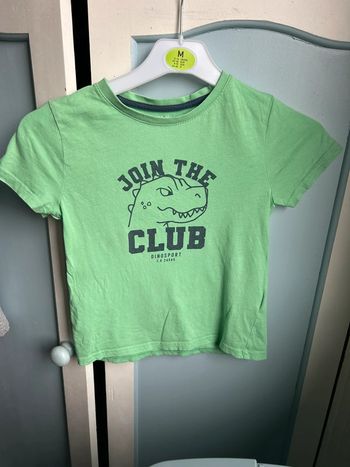 Tee shirt vert , dinosaure, 6 ans kiabi