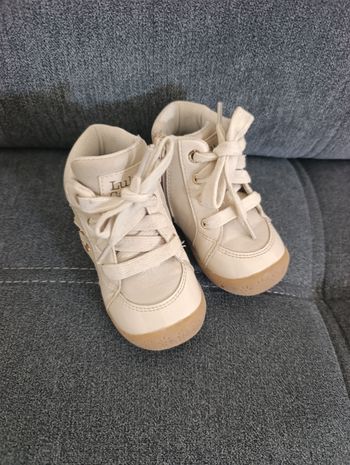Chaussures T22