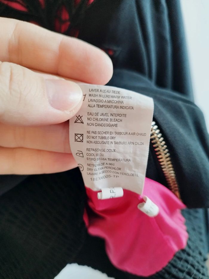Très jolie veste bombers noir et rose fushia de la marque Jus d'orange en taille T3 (taille L) - photo numéro 4