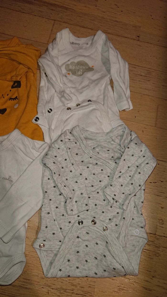 Lot de 4 bodys manches longues ouverture devant 1 mois - photo numéro 3