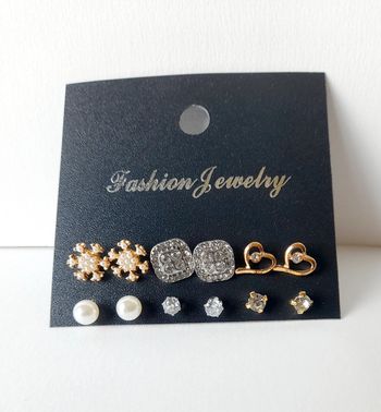 Lot boucles d oreilles fantaisie strass