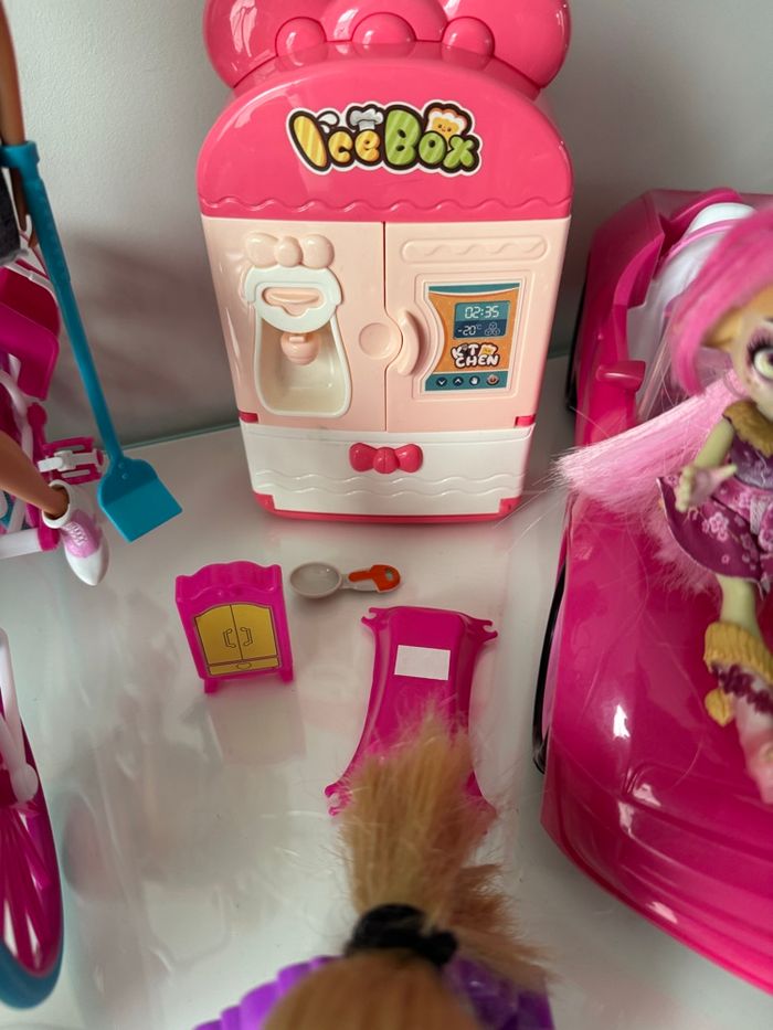 🪀 Lot Barbie - véhicules - animaux - sirène - petite cuisine- bon état très bon état - photo numéro 6