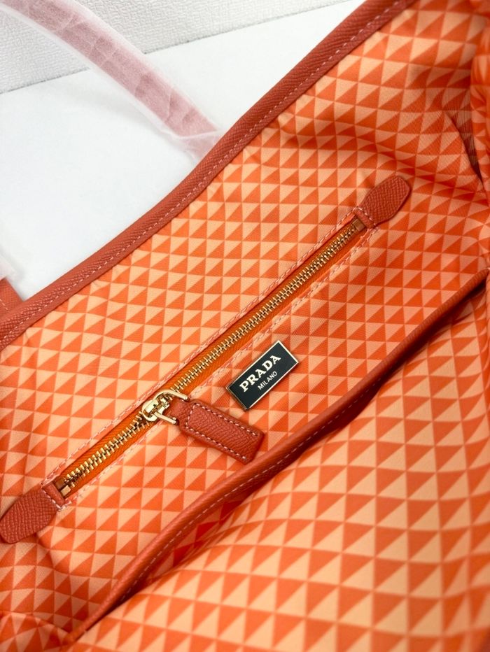Prada  tote 80 - photo numéro 4