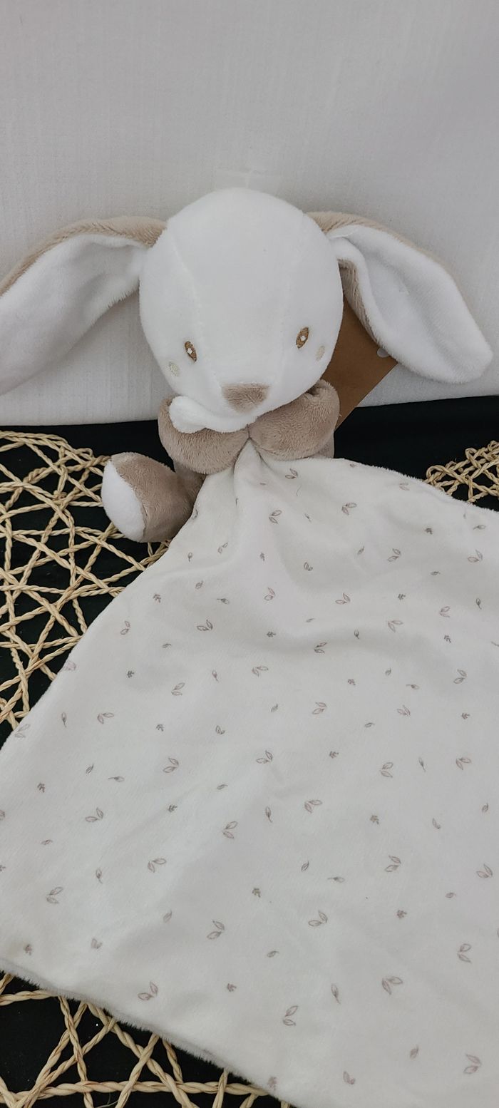 Doudou lapin beige blanc mouchoir feuilles Chocolatine Districenter - photo numéro 5