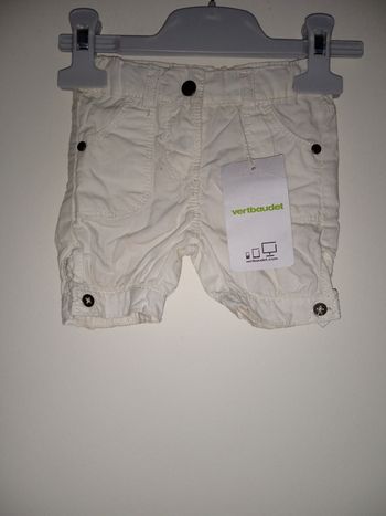 Pantacourt  taille 3 mois Vertbaudet