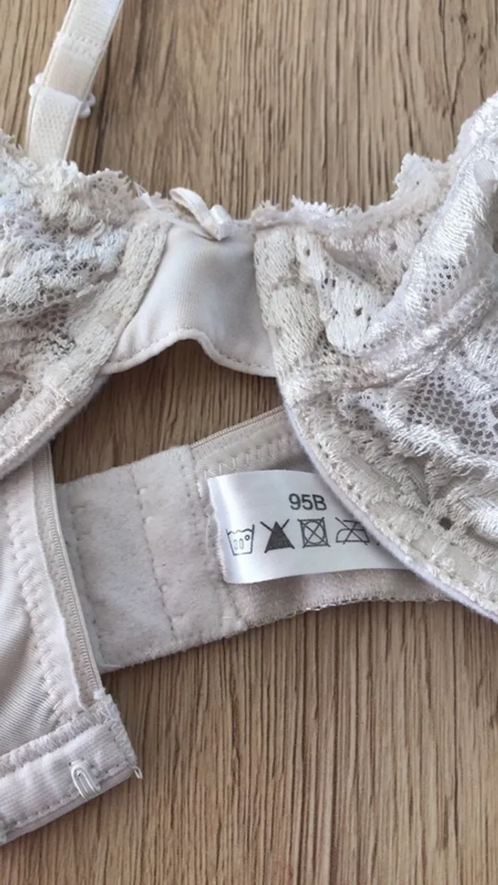 Soutien-gorge 95 B - photo numéro 3