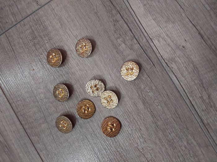 lot de 8 boutons - photo numéro 2