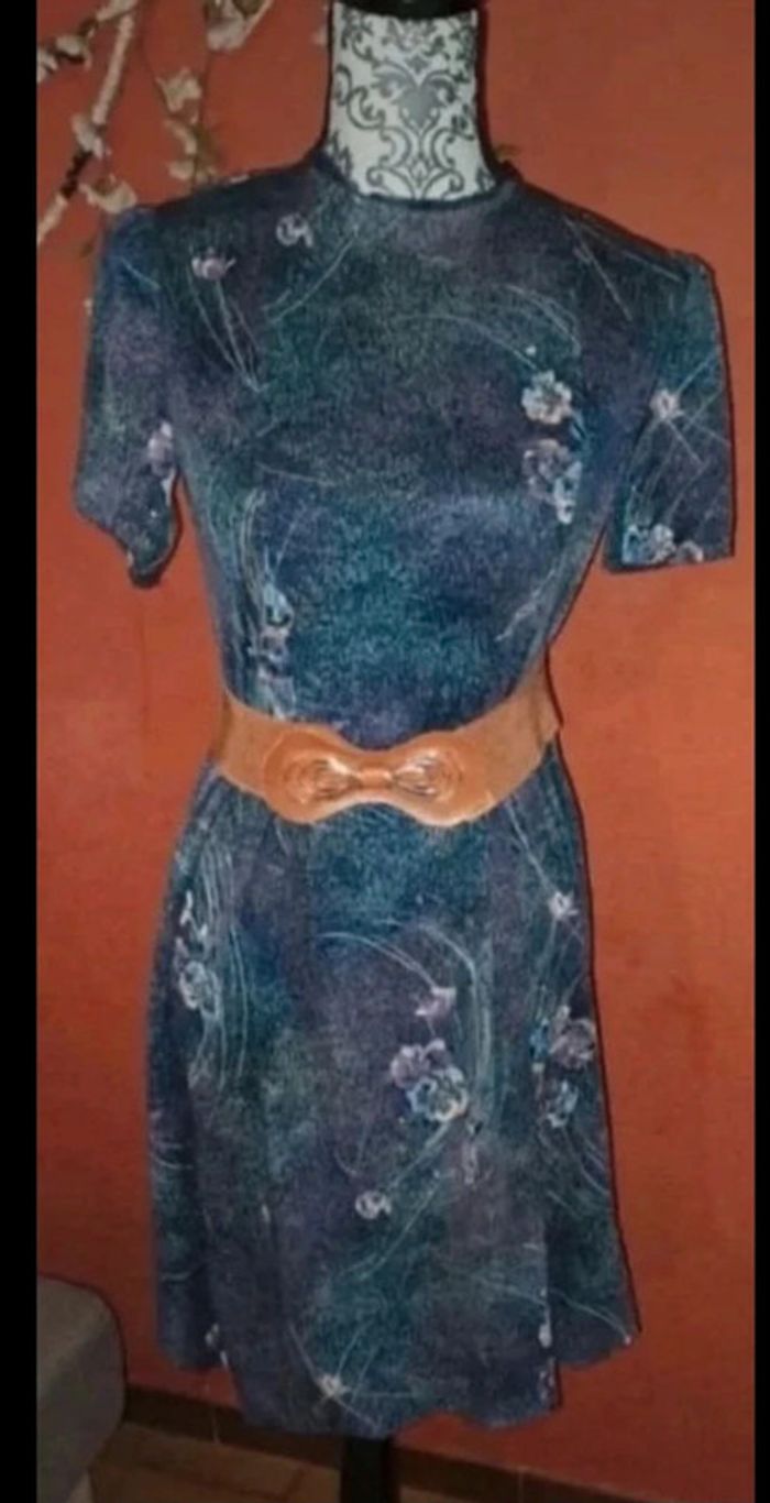 Robe vintage (lire descriptif)