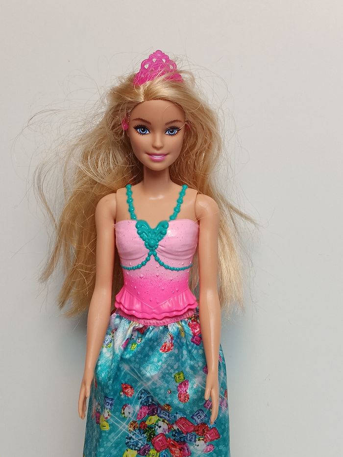 Poupée mattel barbie tenue robe motif pierre précieuse - photo numéro 2