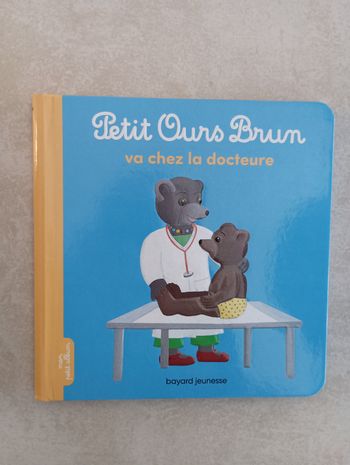Livre petit ours brun va chez la docteure