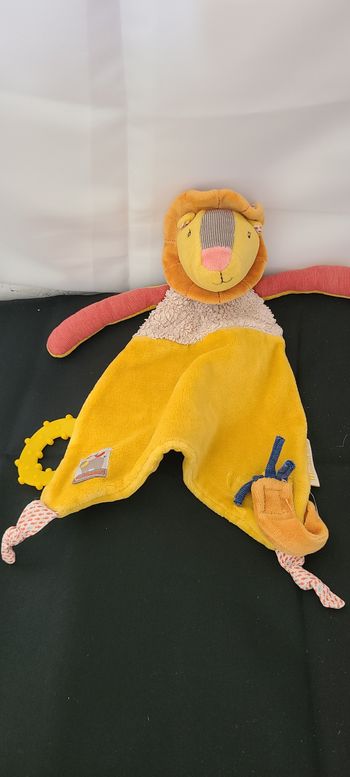 Moulin roty Les Papoums Doudou plat lion jaune orange