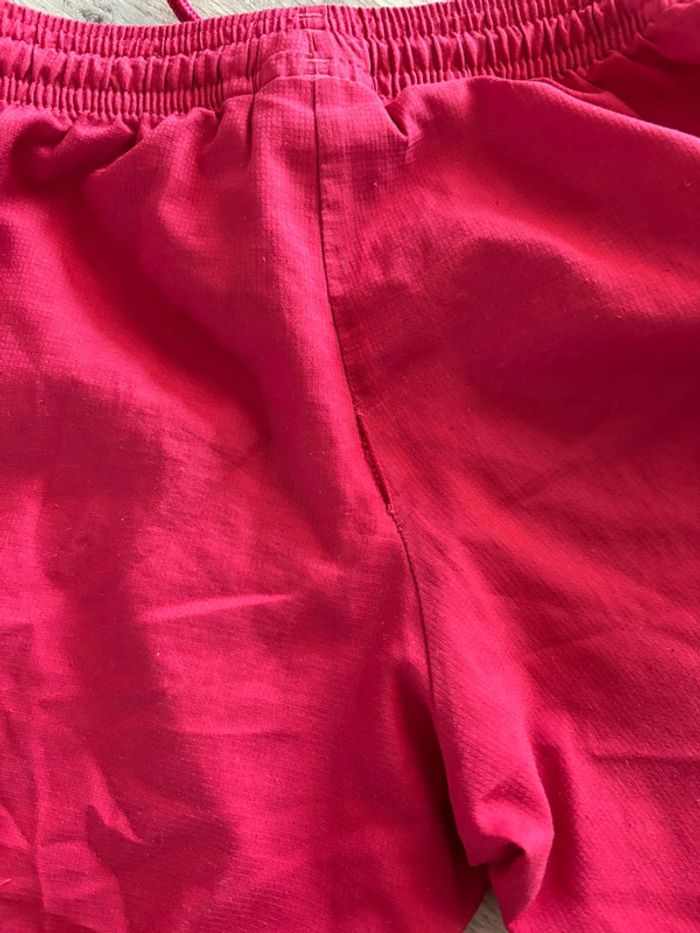 Short sport rouge Adidas taille 5 6 ans - photo numéro 4