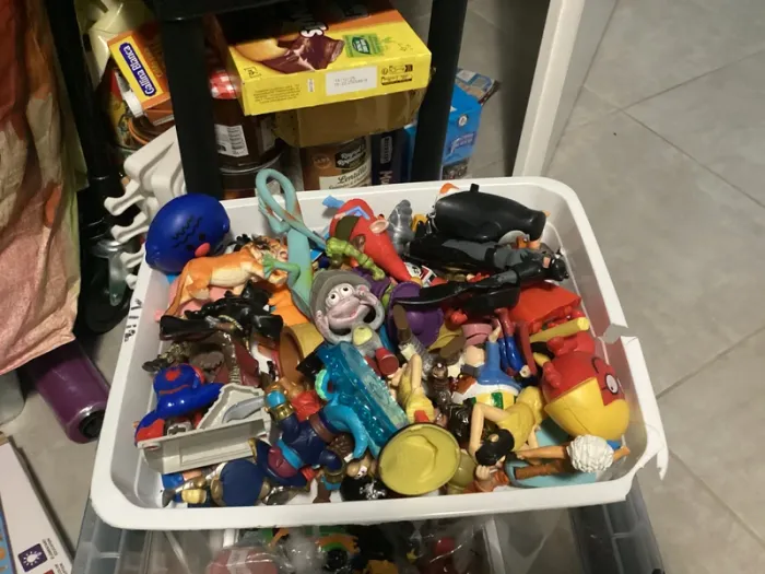 Gros lot de différente figurines accessoire ect