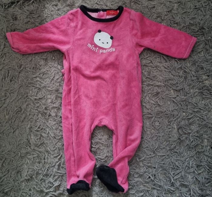 Grenouillère rose avec panda 9mois