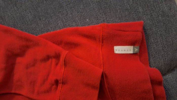 Sweat rouge 5 ans - photo numéro 2