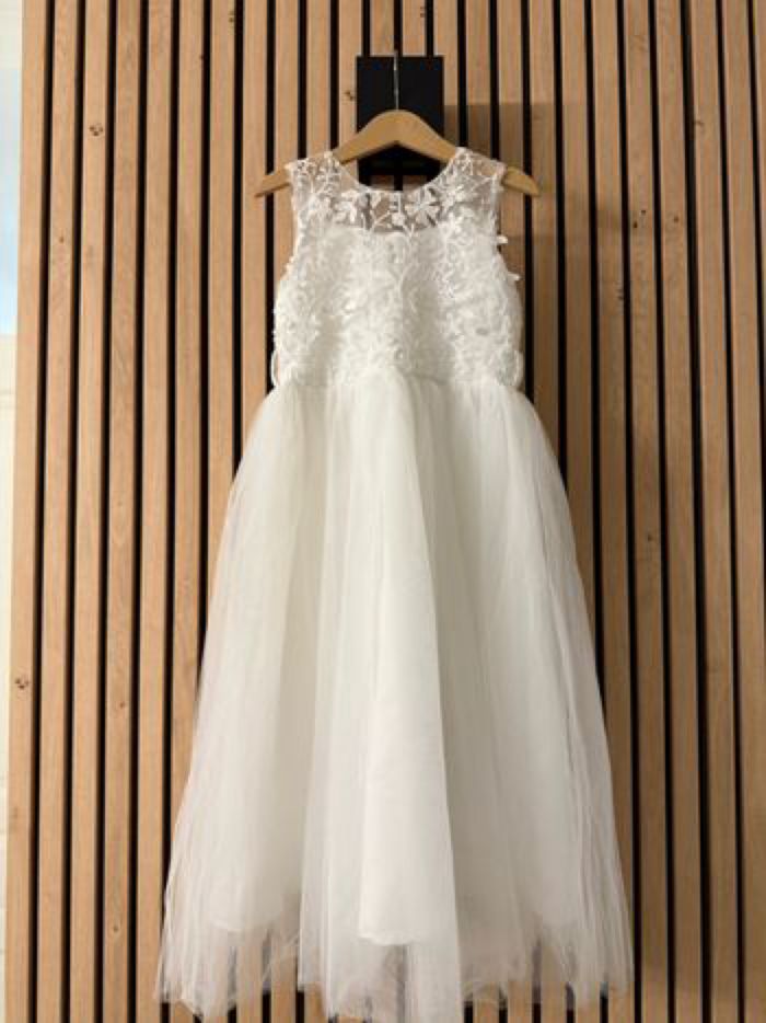 Lot robe blanche cérémonie 6 ans + ruban satin violet+ couronne de fleurs