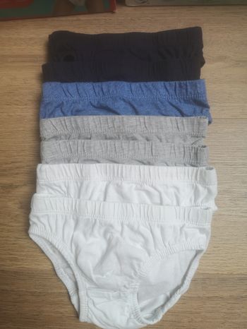 Lot de 7 slips 3-4 ans en très bon état