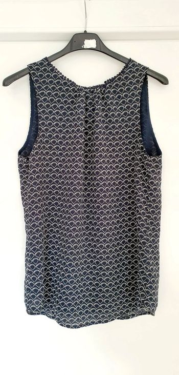 Très belle blouse de chez H&M taille 34 en très bon état 👌