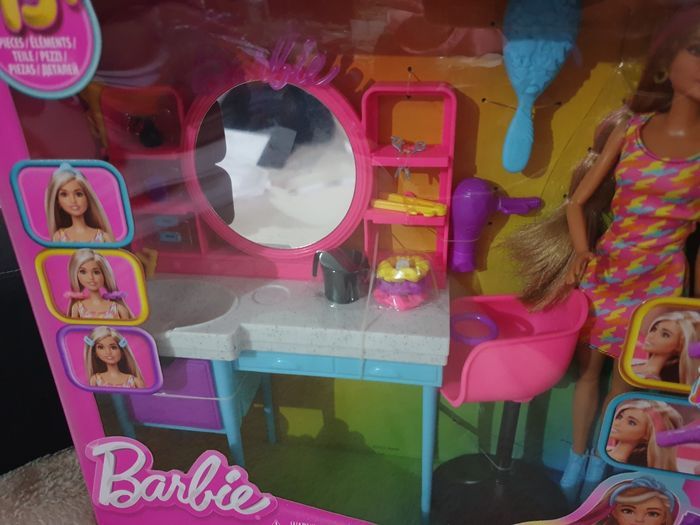 BARBIE SON SALON DE COIFFURE ET ACCESSOIRES POUPEE INCLUSE MATTEL NEUF - photo numéro 3