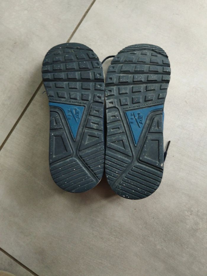 Baskets Nike air max ivo GS 36,5 - photo numéro 6
