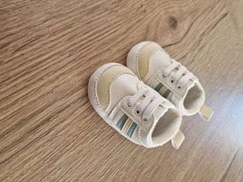 Chaussures 16