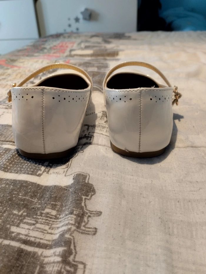 Chaussures vernies blanc cassé - photo numéro 4