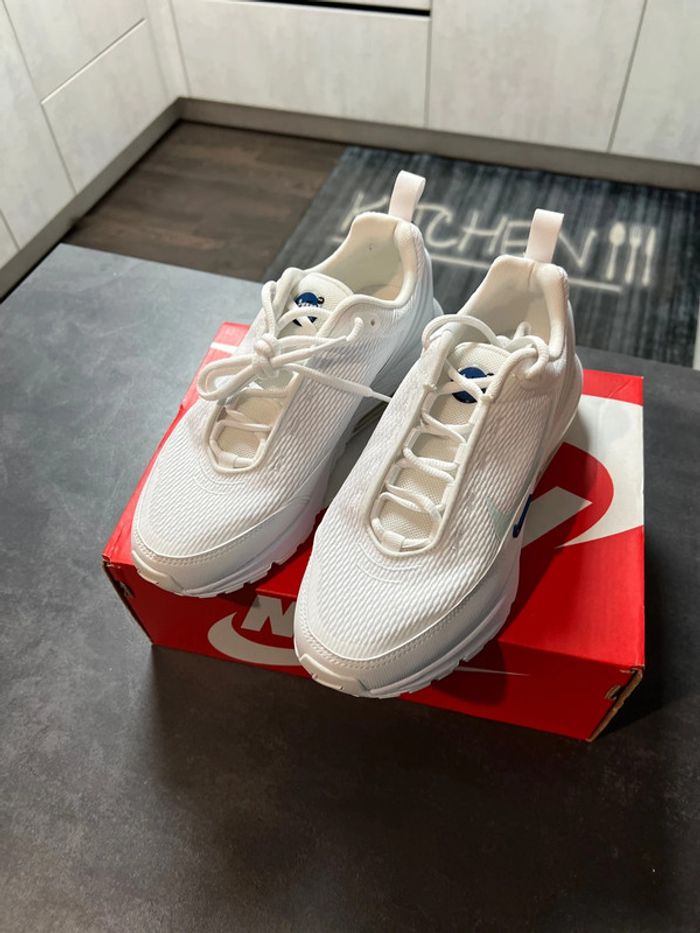 Basket Nike air Max pulse taille 38.5 - photo numéro 2