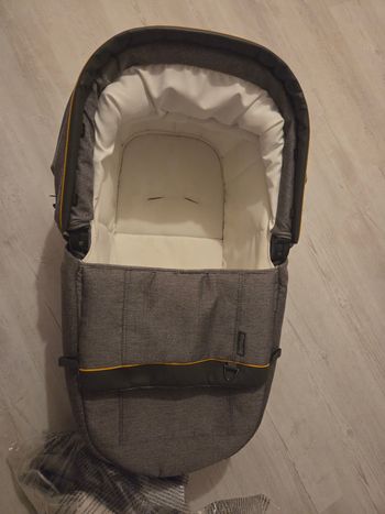 Poussette pack trio peg perego + 2 bases voitures pour le cosy