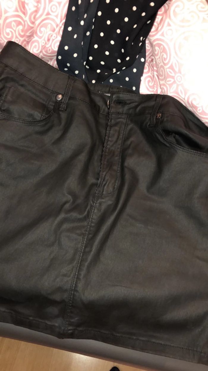 Jupe simili - photo numéro 5