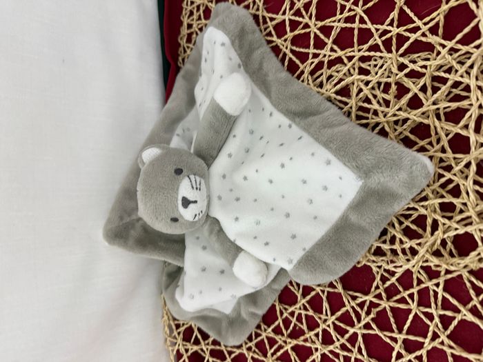 Doudou plat chat blanc gris OBAIBI étoiles - photo numéro 2