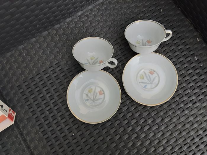 Lot de 2 tasses et 2 sous tasse en porcelaine de Limoges France fabrication bernardaud motif rêverie - photo numéro 5