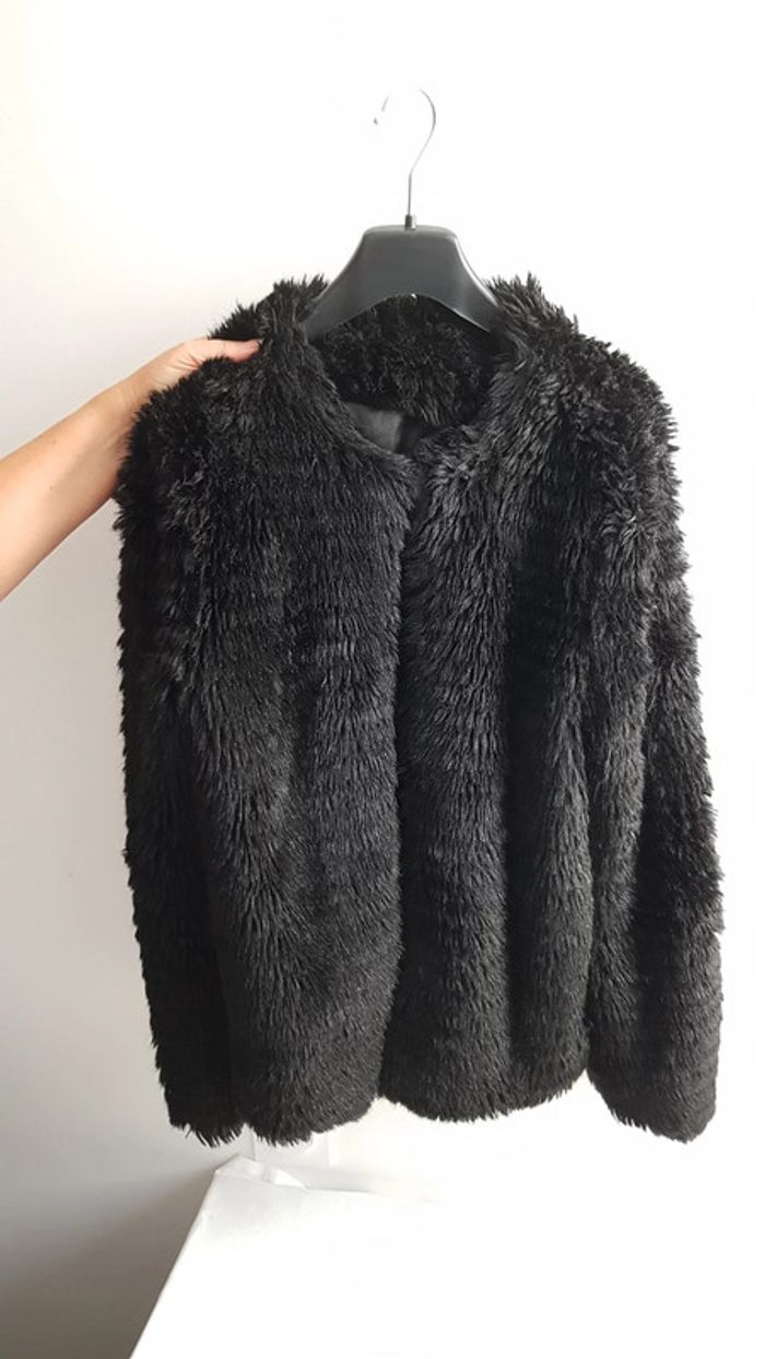 Manteau fausse fourrure noir Taille M - photo numéro 6