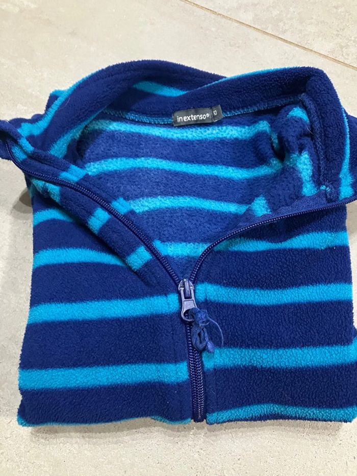 Lot 3 pulls très différents 10 ans - photo numéro 8