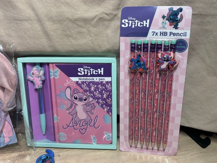 Lot Angel Stitch Disney divers accessoires - photo numéro 4