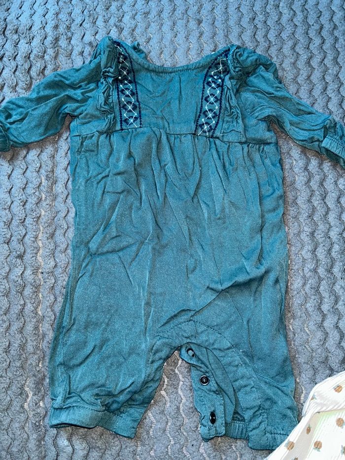 Lot vêtements fille 3 mois - photo numéro 8