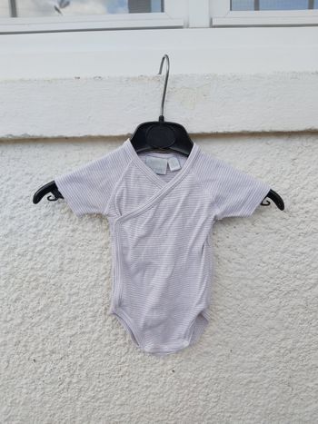 Body Taille 3 mois très bon état