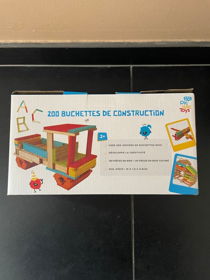 200 bûchettes de construction neuves