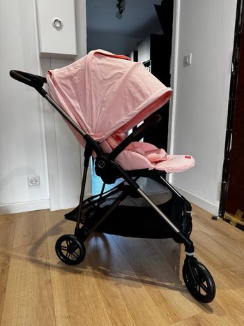 Poussette Cybex Melio rose (siège réversible)