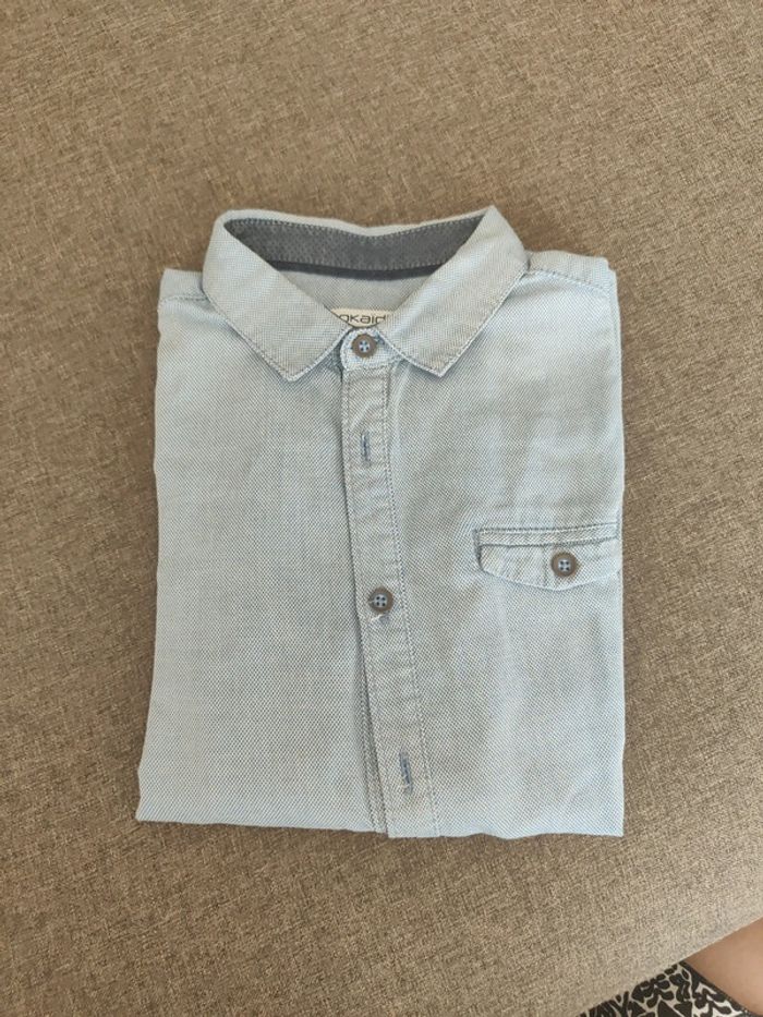 Chemise bleue et blanche Okaïdi 8 ans - photo numéro 1