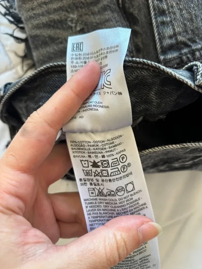 Short Levi’s 501 vintage court mini destroy W26 S/36 – mi taille gris foncé style cut off - photo numéro 4