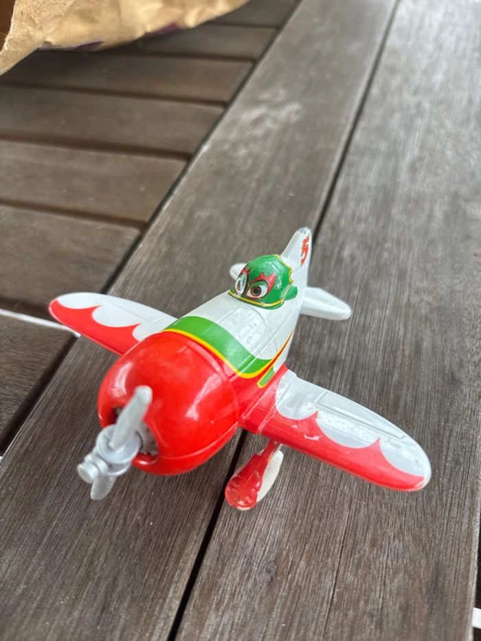 Avion el chupacabra cars - photo numéro 2