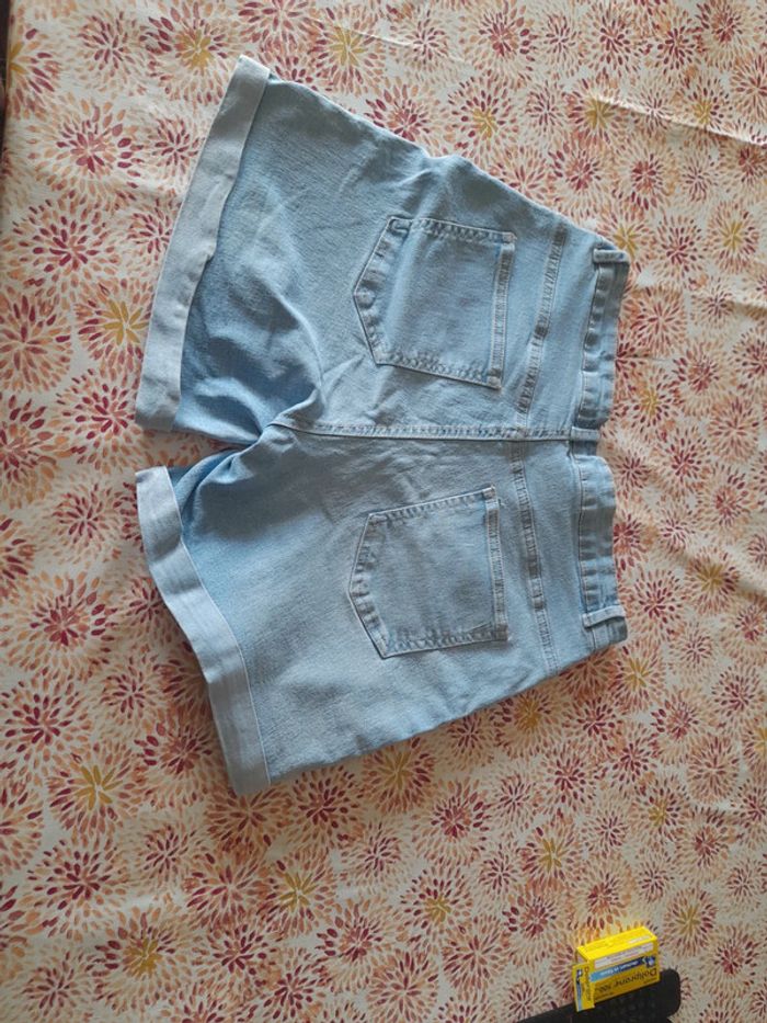 Short femme taille 40 - photo numéro 3