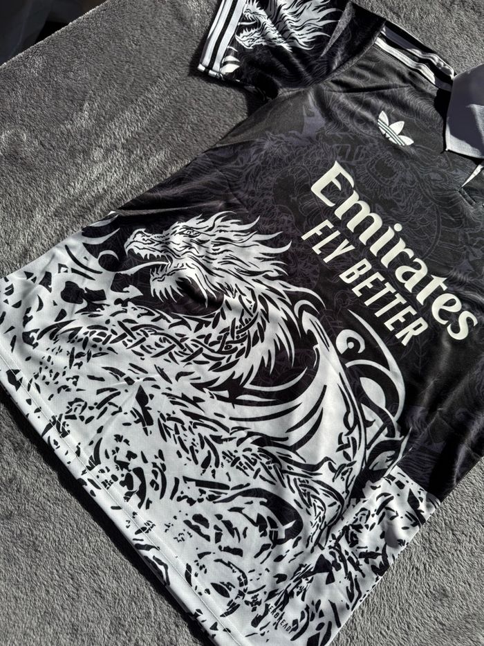 Maillot de foot concept du Real Madrid - photo numéro 5