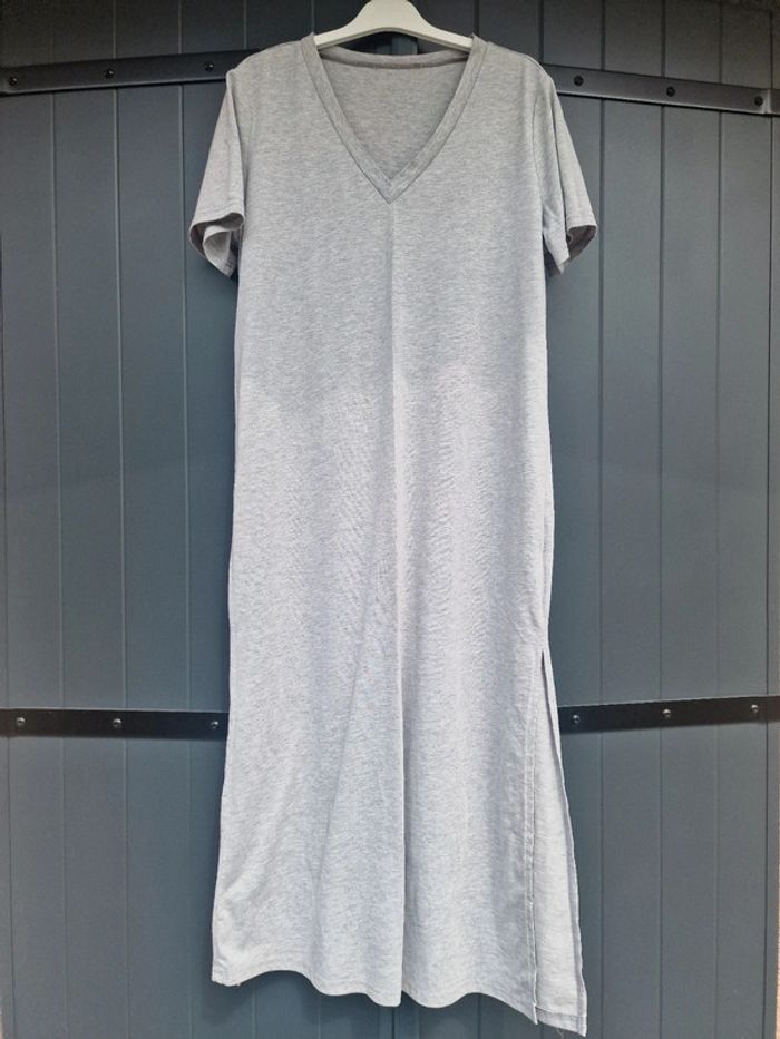 Robe longue t shirt grise fendue - photo numéro 4